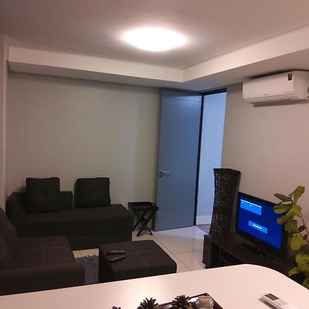 77 On Independence Apartments Βίντχουκ Εξωτερικό φωτογραφία